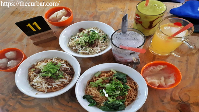 Tempat Makan Enak di Pasar Santa